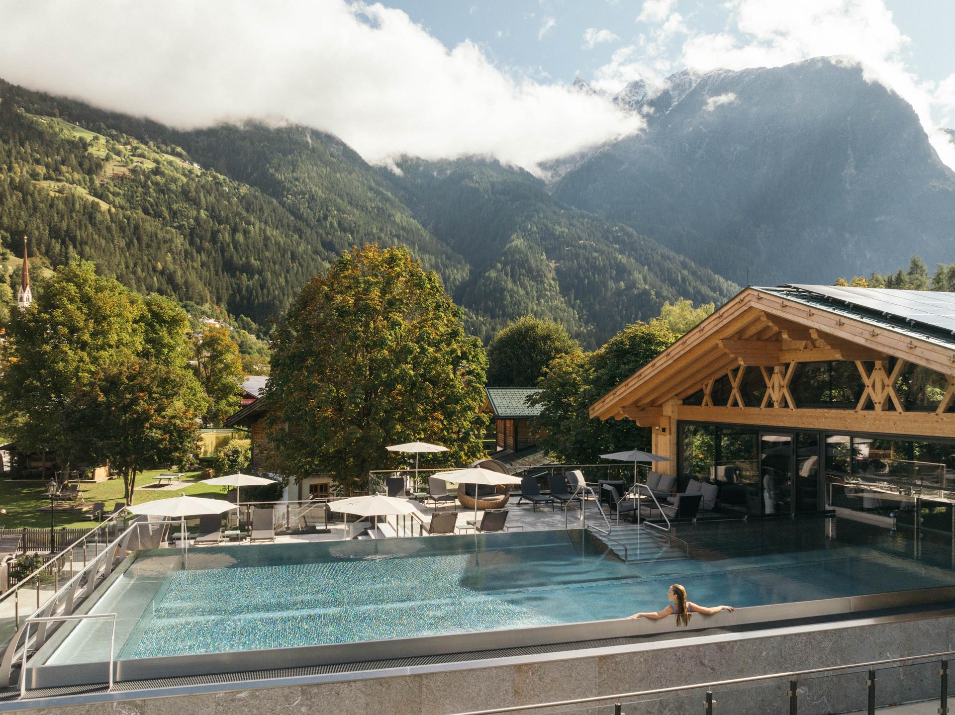 Pools & Spa